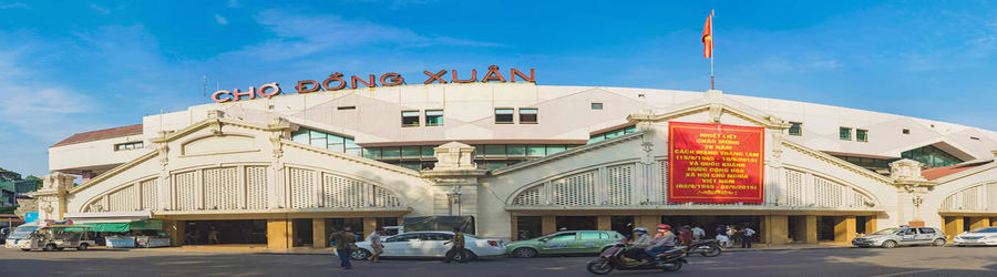 Dong Xuan market in The Old Quarter